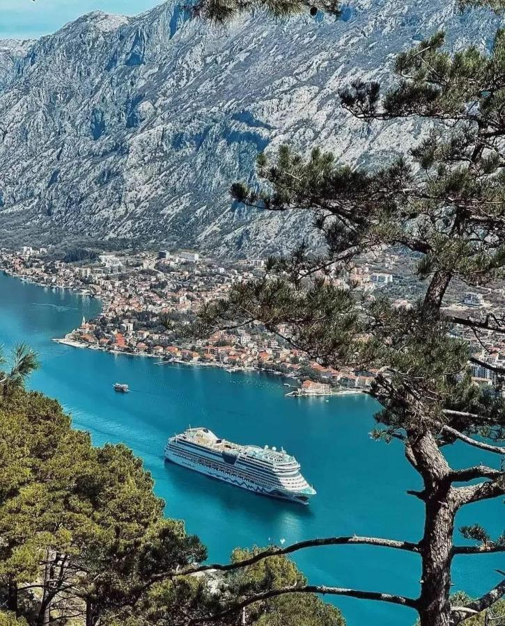 Lana Sea View Apartment Kotor Exterior foto